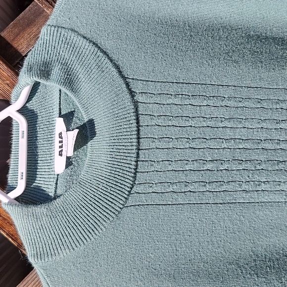 ⭐️Alia Green Sweater - Picture 3 of 8